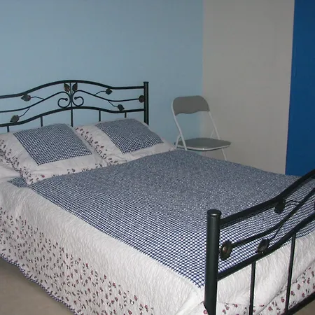 2 Proche De La アパート ロワイヤン